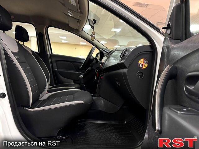 Белый Рено Сандеро, объемом двигателя 1.5 л и пробегом 136 тыс. км за 11000 $, фото 8 на Automoto.ua