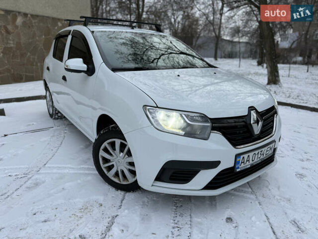 Белый Рено Сандеро, объемом двигателя 1 л и пробегом 133 тыс. км за 8300 $, фото 1 на Automoto.ua
