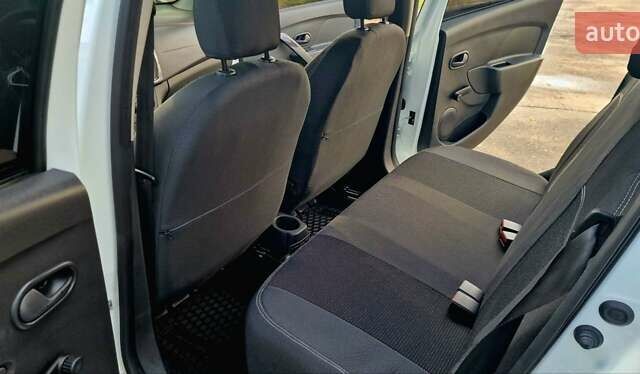 Белый Рено Сандеро, объемом двигателя 0.9 л и пробегом 13 тыс. км за 9870 $, фото 47 на Automoto.ua