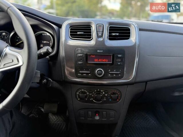 Белый Рено Сандеро, объемом двигателя 0.9 л и пробегом 71 тыс. км за 9300 $, фото 17 на Automoto.ua