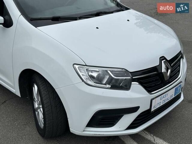 Белый Рено Сандеро, объемом двигателя 1 л и пробегом 168 тыс. км за 6290 $, фото 11 на Automoto.ua