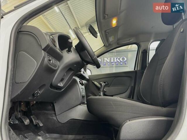 Белый Рено Сандеро, объемом двигателя 1.46 л и пробегом 76 тыс. км за 8900 $, фото 26 на Automoto.ua