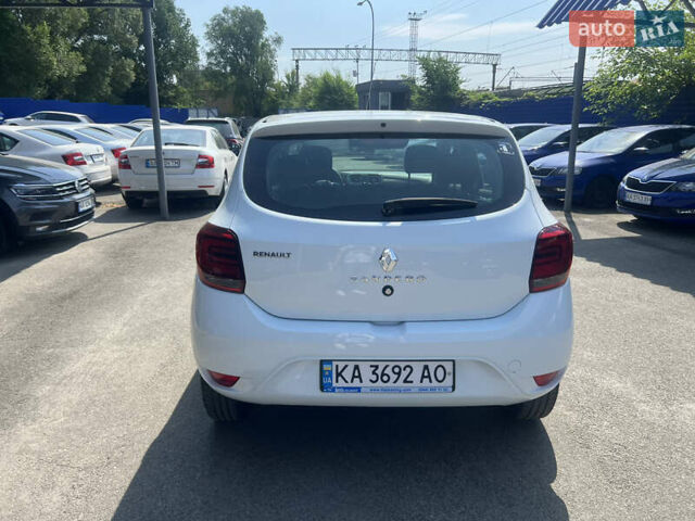 Белый Рено Сандеро, объемом двигателя 0.9 л и пробегом 74 тыс. км за 8415 $, фото 11 на Automoto.ua