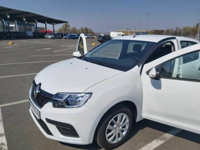 Белый Рено Сандеро, объемом двигателя 0.9 л и пробегом 100 тыс. км за 8500 $, фото 2 на Automoto.ua
