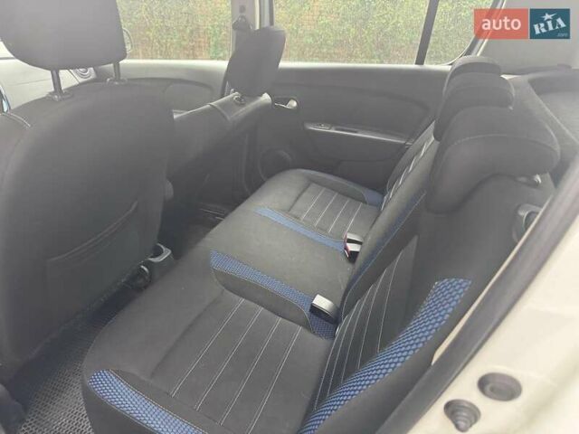 Белый Рено Сандеро, объемом двигателя 0.9 л и пробегом 68 тыс. км за 12990 $, фото 17 на Automoto.ua