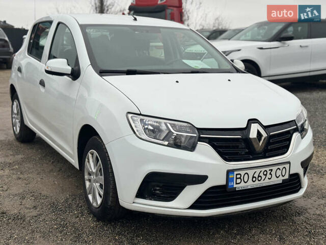 Білий Рено Сандеро, об'ємом двигуна 1 л та пробігом 36 тис. км за 9300 $, фото 28 на Automoto.ua
