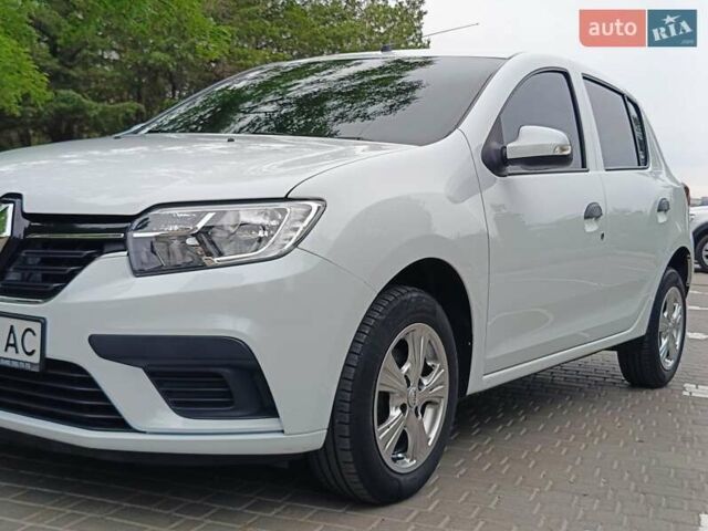 Білий Рено Сандеро, об'ємом двигуна 1 л та пробігом 57 тис. км за 7000 $, фото 11 на Automoto.ua