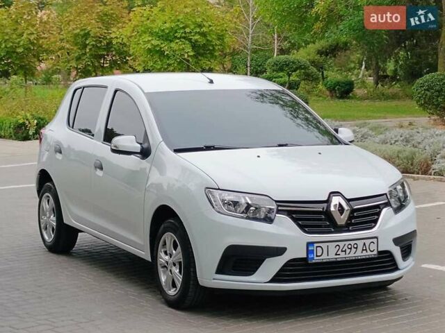 Белый Рено Сандеро, объемом двигателя 1 л и пробегом 57 тыс. км за 9200 $, фото 8 на Automoto.ua