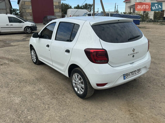 Белый Рено Сандеро, объемом двигателя 1.46 л и пробегом 147 тыс. км за 8999 $, фото 1 на Automoto.ua