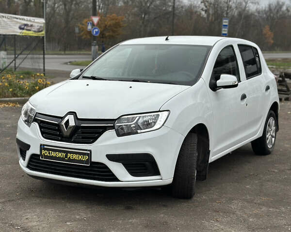 Белый Рено Сандеро, объемом двигателя 0 л и пробегом 51 тыс. км за 8000 $, фото 1 на Automoto.ua