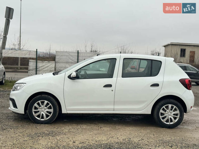 Білий Рено Сандеро, об'ємом двигуна 1 л та пробігом 36 тис. км за 9300 $, фото 7 на Automoto.ua