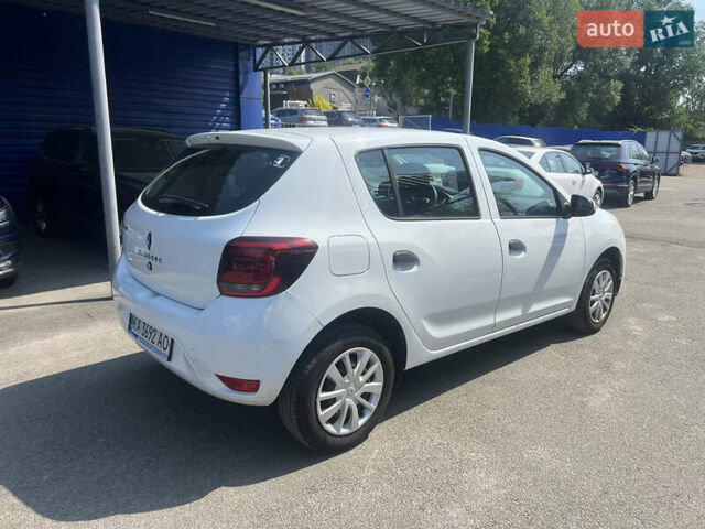 Белый Рено Сандеро, объемом двигателя 0.9 л и пробегом 74 тыс. км за 8415 $, фото 10 на Automoto.ua