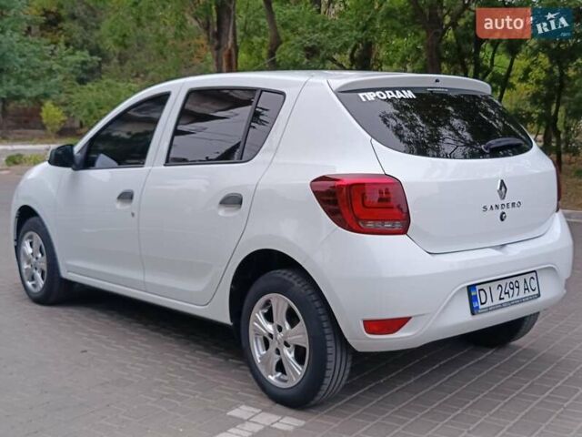 Белый Рено Сандеро, объемом двигателя 1 л и пробегом 57 тыс. км за 9200 $, фото 29 на Automoto.ua