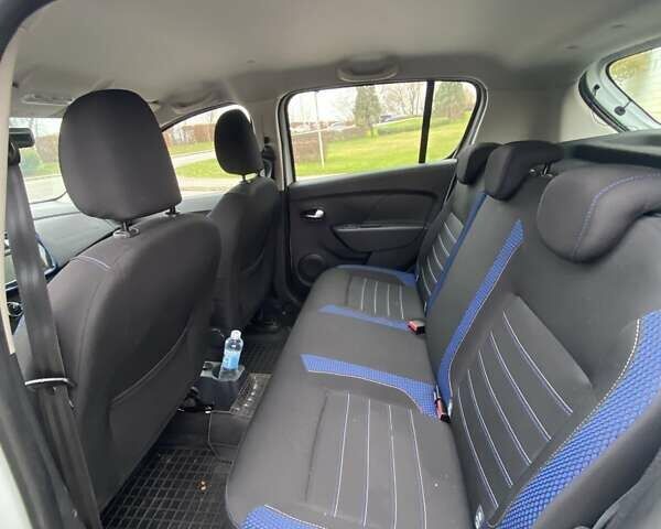 Белый Рено Сандеро, объемом двигателя 1.46 л и пробегом 58 тыс. км за 13300 $, фото 7 на Automoto.ua