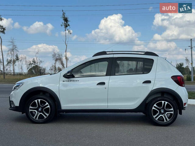 Білий Рено Сандеро, об'ємом двигуна 0.9 л та пробігом 50 тис. км за 11600 $, фото 8 на Automoto.ua