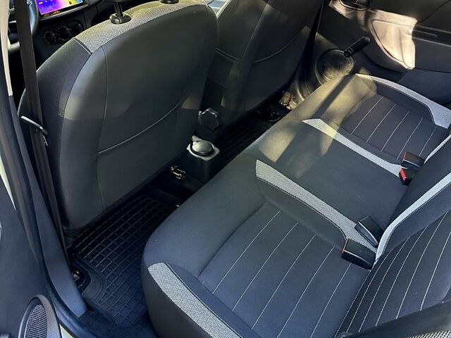 Белый Рено Сандеро, объемом двигателя 1.5 л и пробегом 58 тыс. км за 10999 $, фото 8 на Automoto.ua