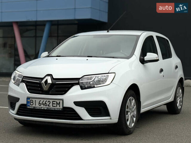 Белый Рено Сандеро, объемом двигателя 1 л и пробегом 102 тыс. км за 6800 $, фото 3 на Automoto.ua