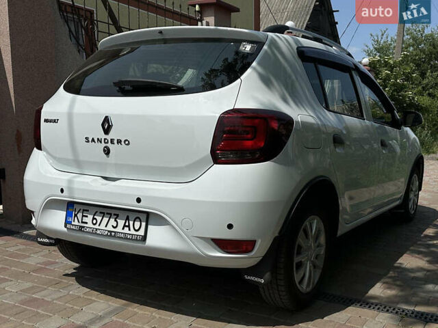 Білий Рено Сандеро, об'ємом двигуна 0.9 л та пробігом 47 тис. км за 10300 $, фото 3 на Automoto.ua