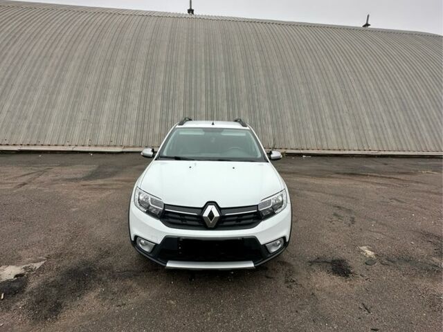 Белый Рено Сандеро, объемом двигателя 1.5 л и пробегом 58 тыс. км за 10999 $, фото 1 на Automoto.ua