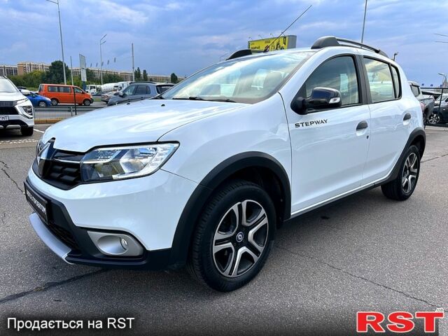 Белый Рено Сандеро, объемом двигателя 1.5 л и пробегом 48 тыс. км за 12900 $, фото 1 на Automoto.ua