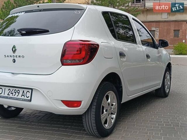 Білий Рено Сандеро, об'ємом двигуна 1 л та пробігом 57 тис. км за 7000 $, фото 18 на Automoto.ua
