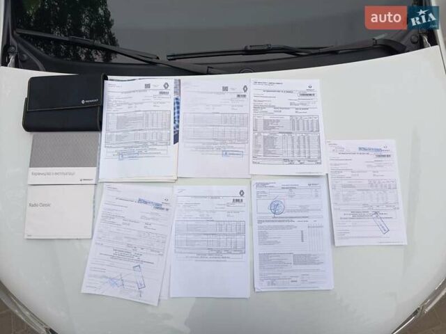 Белый Рено Сандеро, объемом двигателя 1 л и пробегом 57 тыс. км за 9200 $, фото 81 на Automoto.ua