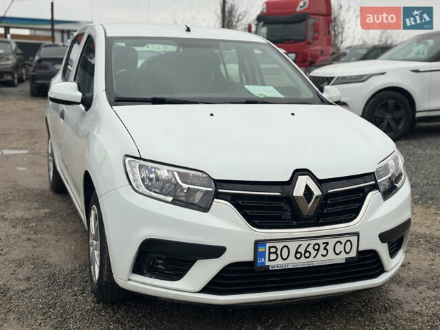 Білий Рено Сандеро, об'ємом двигуна 1 л та пробігом 36 тис. км за 9300 $, фото 29 на Automoto.ua