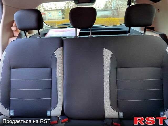 Рено Сандеро 2020 в Кропивницком (Кировограде) на Automoto.ua Белый Рено Сандеро, объемом двигателя 0.9 л и пробегом 50 тыс. км за 10500 $, фото 6 на Automoto.ua