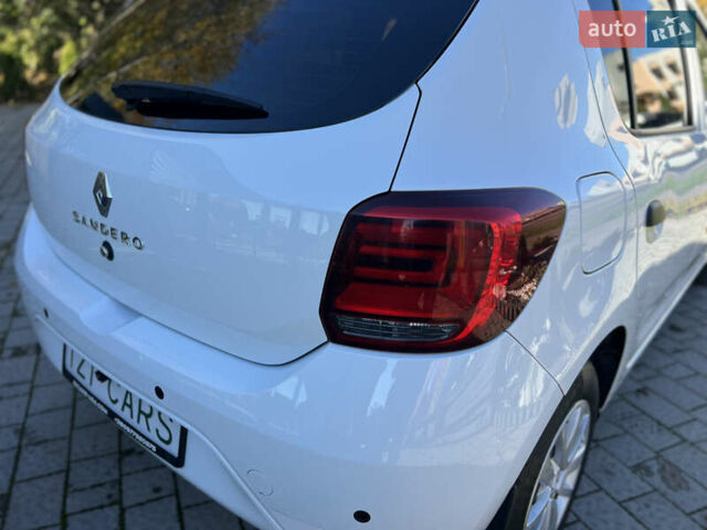 Білий Рено Сандеро, об'ємом двигуна 0.9 л та пробігом 26 тис. км за 13500 $, фото 8 на Automoto.ua