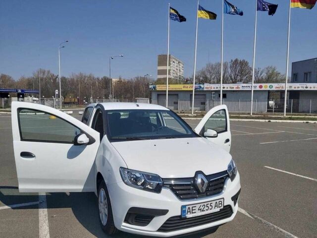 Белый Рено Сандеро, объемом двигателя 0.9 л и пробегом 100 тыс. км за 8500 $, фото 1 на Automoto.ua