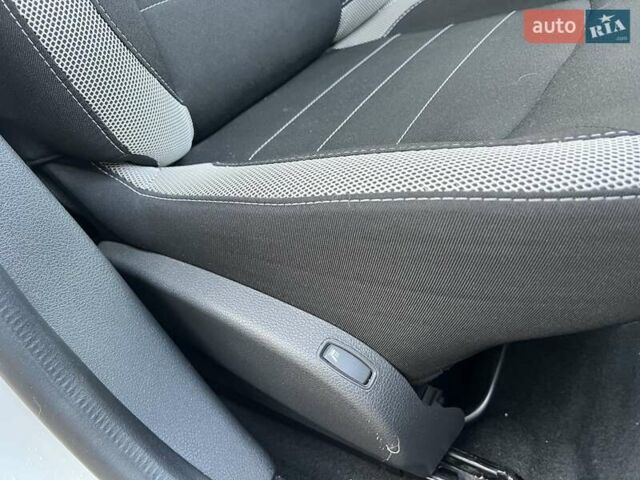 Белый Рено Сандеро, объемом двигателя 0.9 л и пробегом 111 тыс. км за 7736 $, фото 19 на Automoto.ua