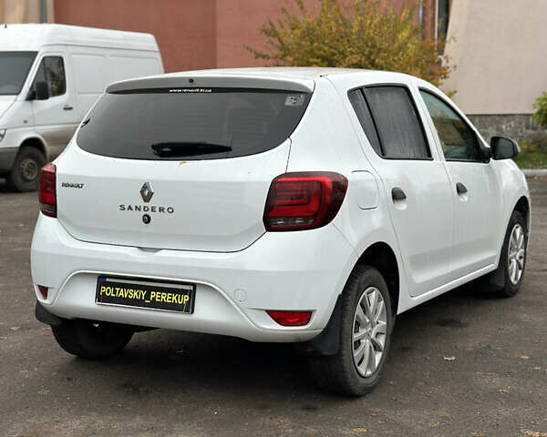 Белый Рено Сандеро, объемом двигателя 0 л и пробегом 51 тыс. км за 8000 $, фото 5 на Automoto.ua