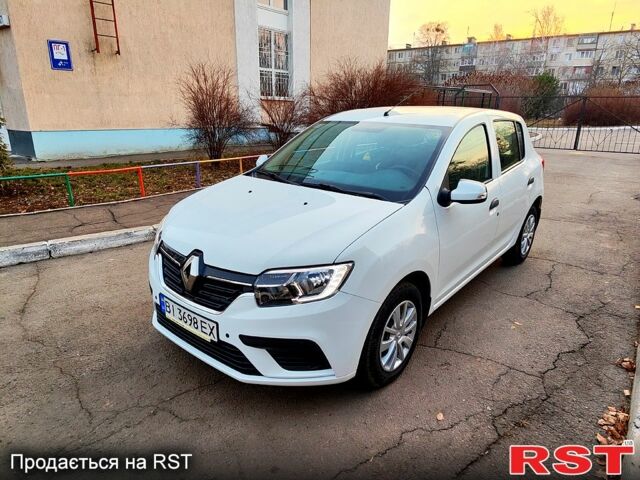 Белый Рено Сандеро, объемом двигателя 1 л и пробегом 28 тыс. км за 9400 $, фото 4 на Automoto.ua