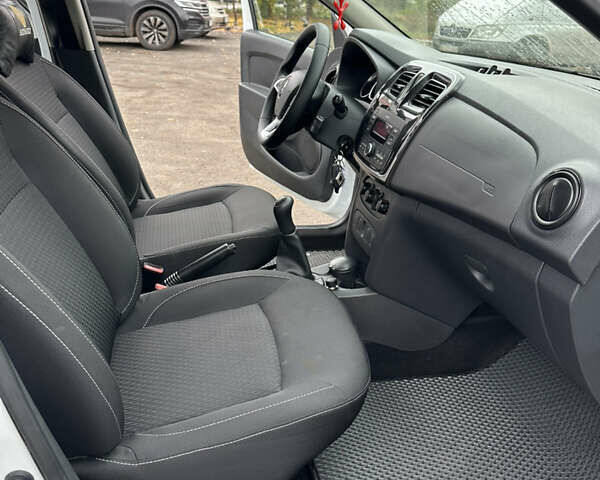 Белый Рено Сандеро, объемом двигателя 0 л и пробегом 51 тыс. км за 8000 $, фото 15 на Automoto.ua