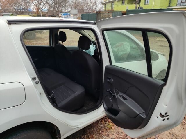 Белый Рено Сандеро, объемом двигателя 0 л и пробегом 180 тыс. км за 3500 $, фото 3 на Automoto.ua