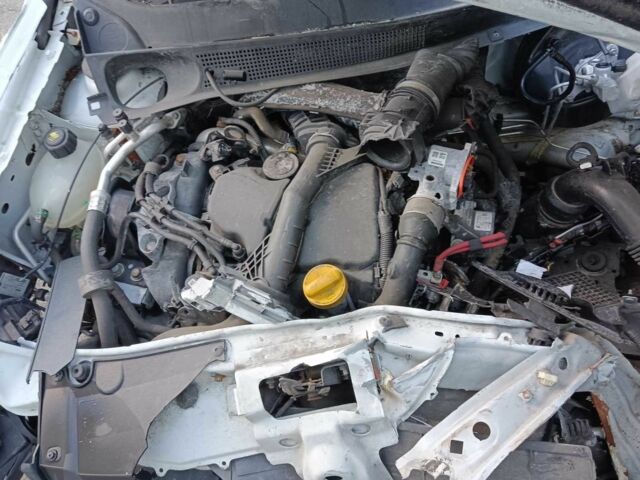 Белый Рено Сандеро, объемом двигателя 1 л и пробегом 100 тыс. км за 1300 $, фото 7 на Automoto.ua