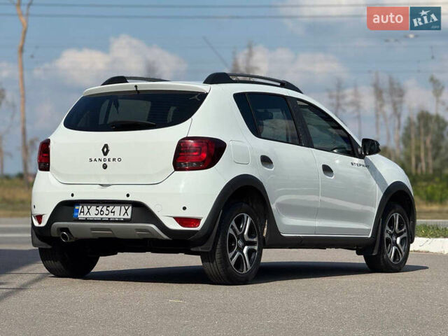 Білий Рено Сандеро, об'ємом двигуна 0.9 л та пробігом 50 тис. км за 11600 $, фото 5 на Automoto.ua