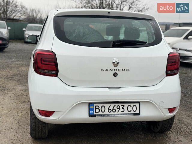 Білий Рено Сандеро, об'ємом двигуна 1 л та пробігом 36 тис. км за 9300 $, фото 14 на Automoto.ua