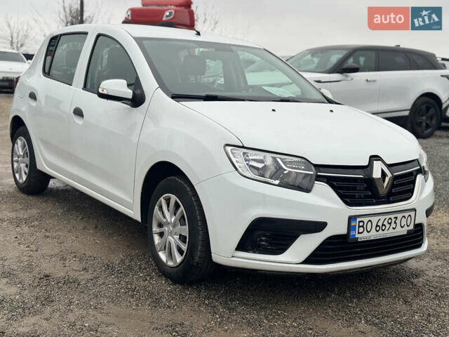 Білий Рено Сандеро, об'ємом двигуна 1 л та пробігом 36 тис. км за 9300 $, фото 27 на Automoto.ua