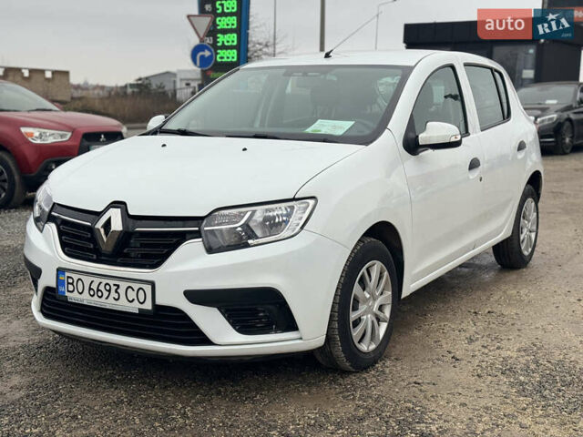 Білий Рено Сандеро, об'ємом двигуна 1 л та пробігом 36 тис. км за 9300 $, фото 2 на Automoto.ua