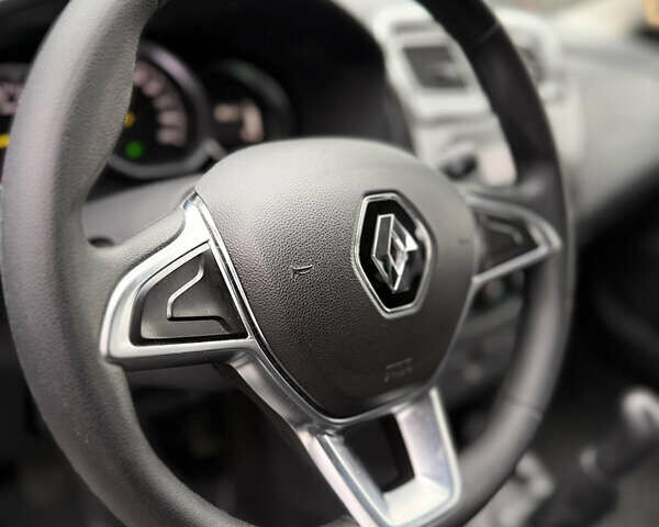 Белый Рено Сандеро, объемом двигателя 1 л и пробегом 102 тыс. км за 6800 $, фото 20 на Automoto.ua