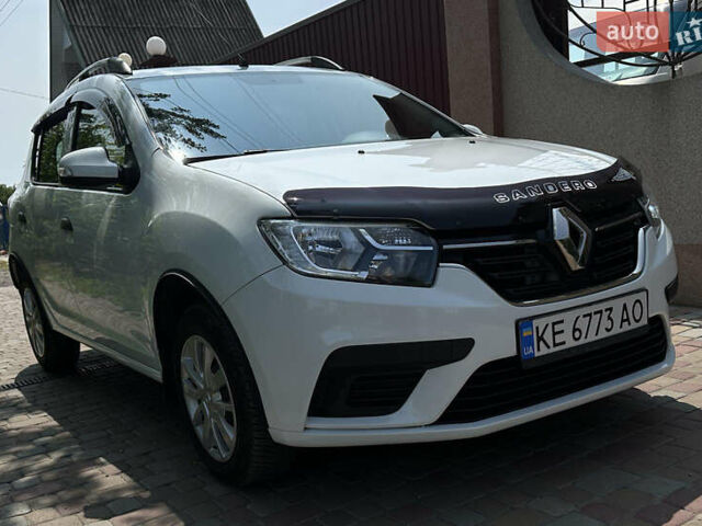 Білий Рено Сандеро, об'ємом двигуна 0.9 л та пробігом 47 тис. км за 10300 $, фото 2 на Automoto.ua