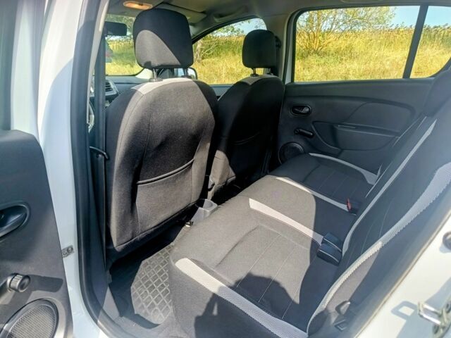 Белый Рено Сандеро, объемом двигателя 1 л и пробегом 117 тыс. км за 8800 $, фото 6 на Automoto.ua