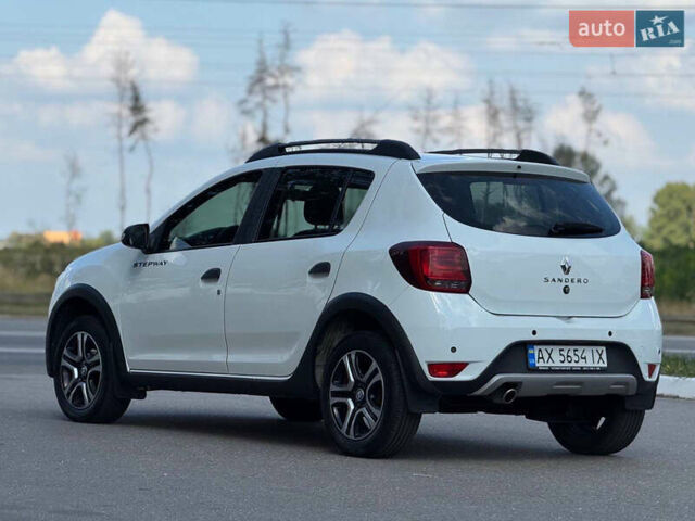 Білий Рено Сандеро, об'ємом двигуна 0.9 л та пробігом 50 тис. км за 11600 $, фото 3 на Automoto.ua