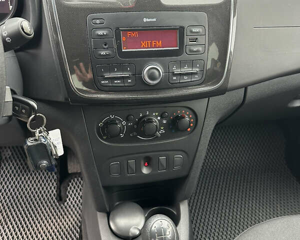 Белый Рено Сандеро, объемом двигателя 0 л и пробегом 51 тыс. км за 8000 $, фото 12 на Automoto.ua