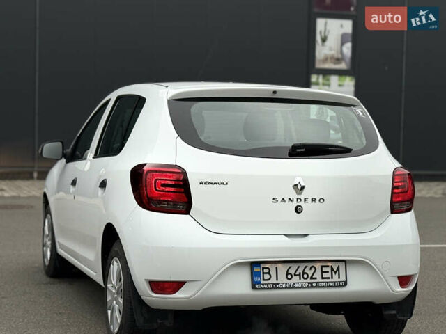 Белый Рено Сандеро, объемом двигателя 1 л и пробегом 102 тыс. км за 6800 $, фото 13 на Automoto.ua