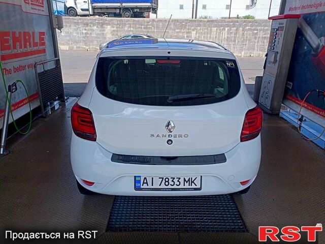 Білий Рено Сандеро, об'ємом двигуна 1.5 л та пробігом 89 тис. км за 11000 $, фото 7 на Automoto.ua