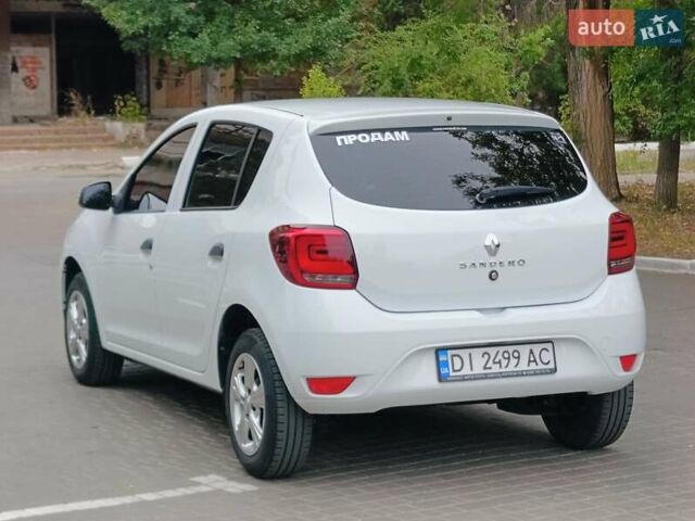 Белый Рено Сандеро, объемом двигателя 1 л и пробегом 57 тыс. км за 9200 $, фото 4 на Automoto.ua
