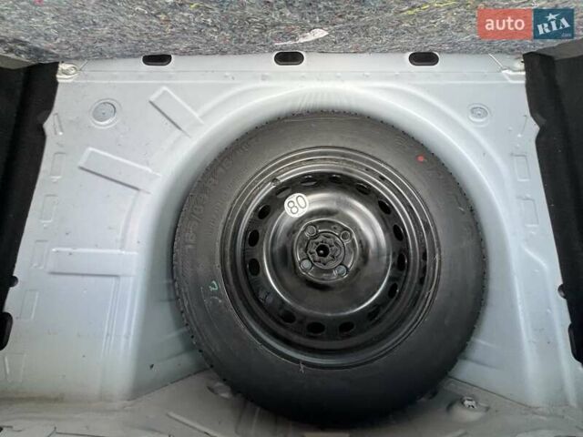 Белый Рено Сандеро, объемом двигателя 0.9 л и пробегом 111 тыс. км за 7736 $, фото 16 на Automoto.ua