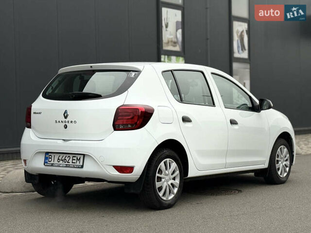 Белый Рено Сандеро, объемом двигателя 1 л и пробегом 102 тыс. км за 6800 $, фото 12 на Automoto.ua